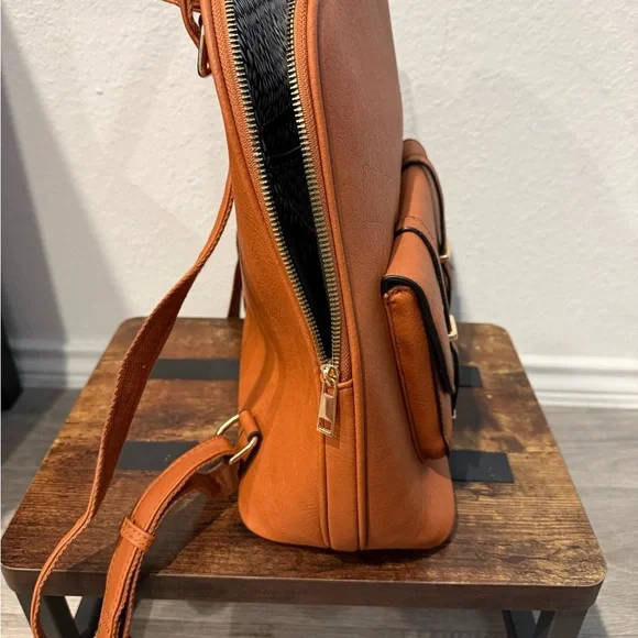 Purse/Backpack - Picture 2 of 16